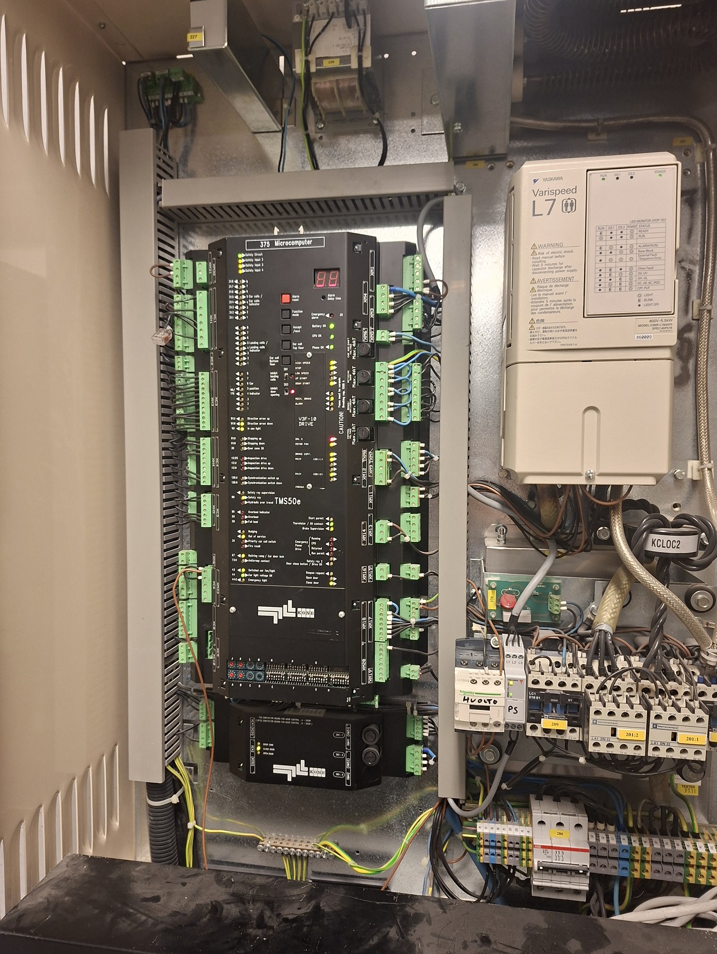 KONE TMS50eb TMS50e TMS50 ohjausyksikön huolto ja korjaus